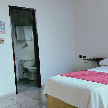Hotel Plaza Center Санта Крус де ла Сиера Екстериор снимка